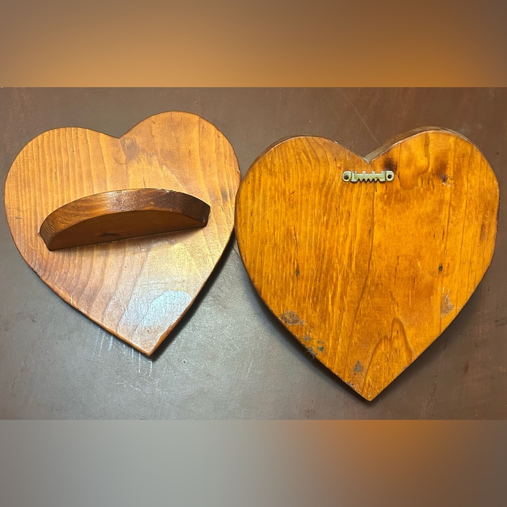Heart-Shaped Wooden Wall Shelves - Picture 4 of 6